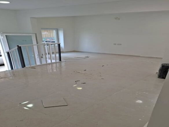 2-3 Desk Office To Let Fgura