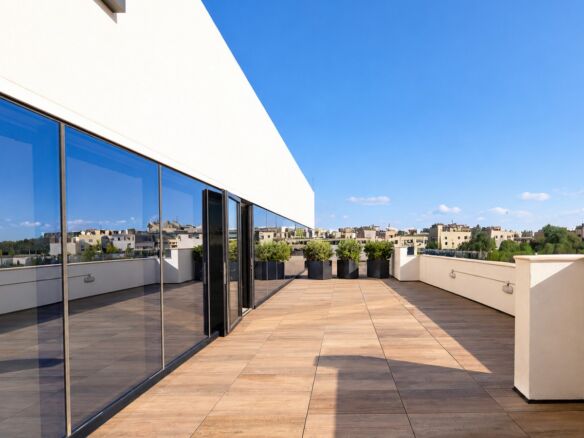 Prominent Penthouse Office To Let