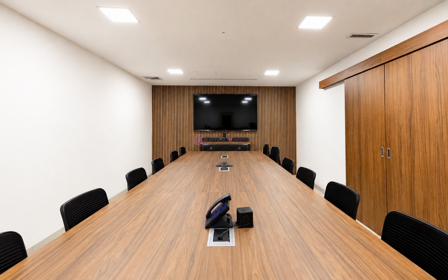 Prominent Penthouse Office To Let