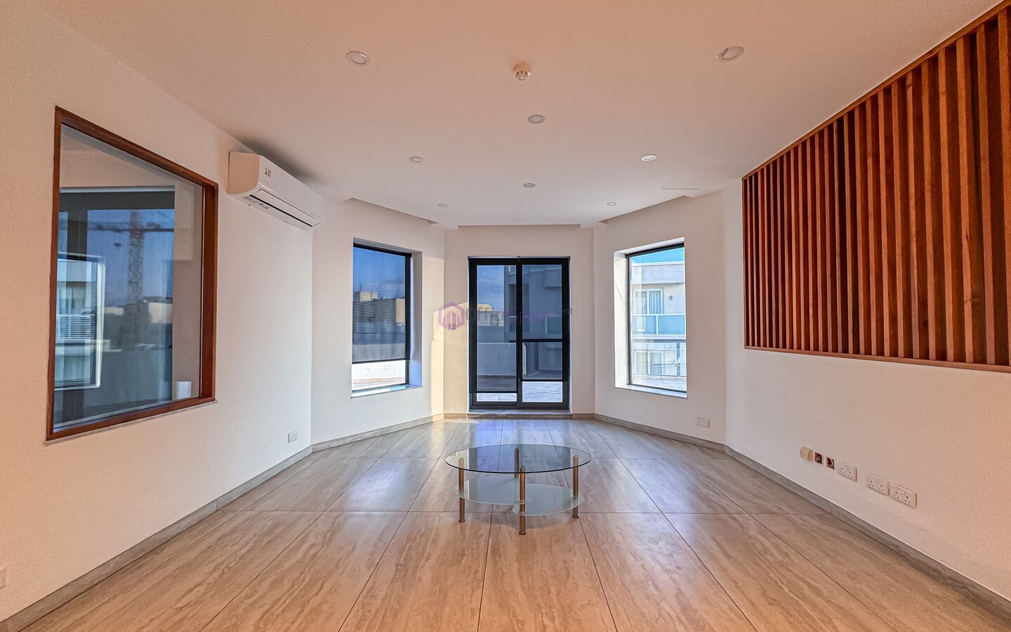 330sqm Penthouse Office to Let in Sliema