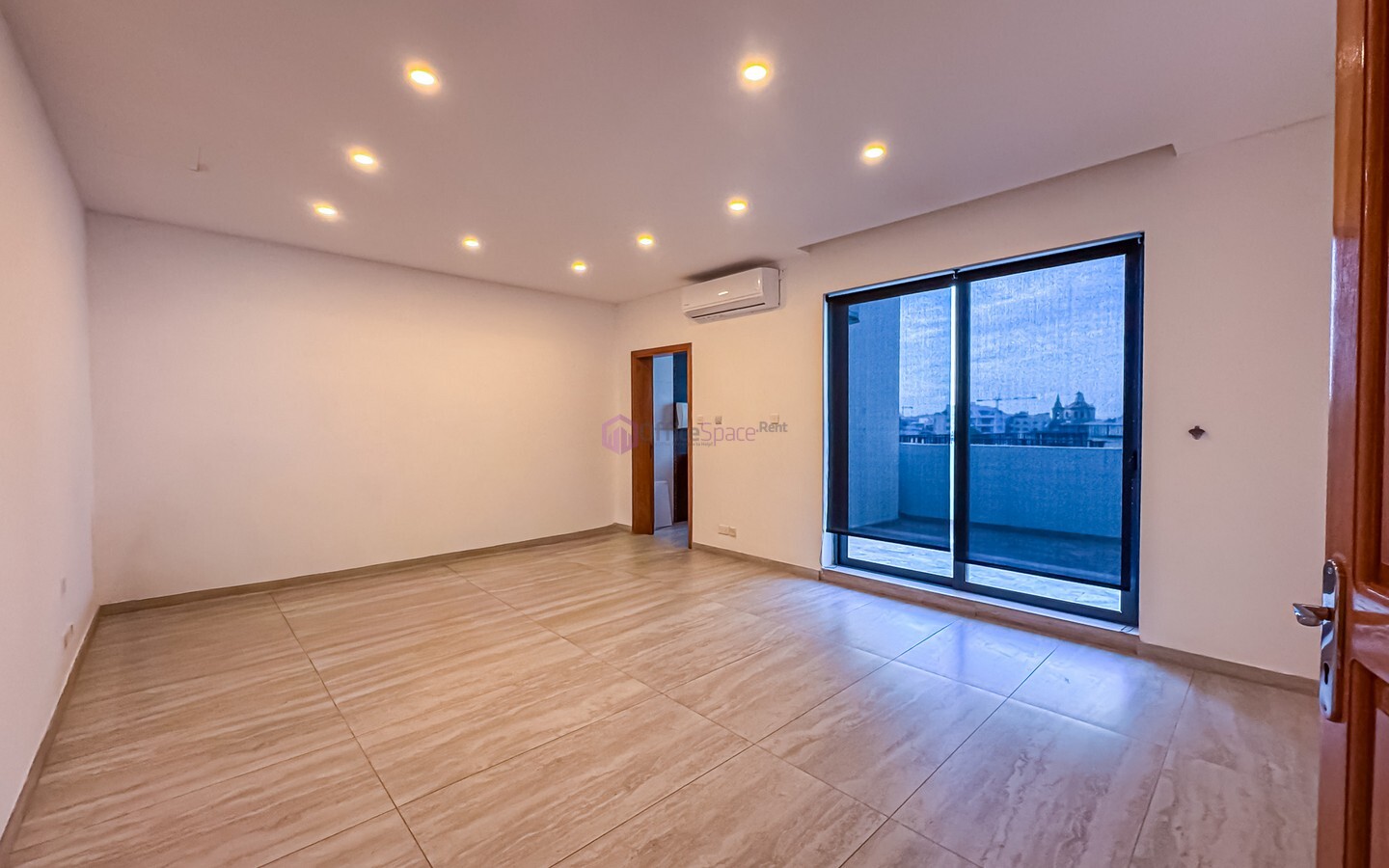 330sqm Penthouse Office to Let in Sliema