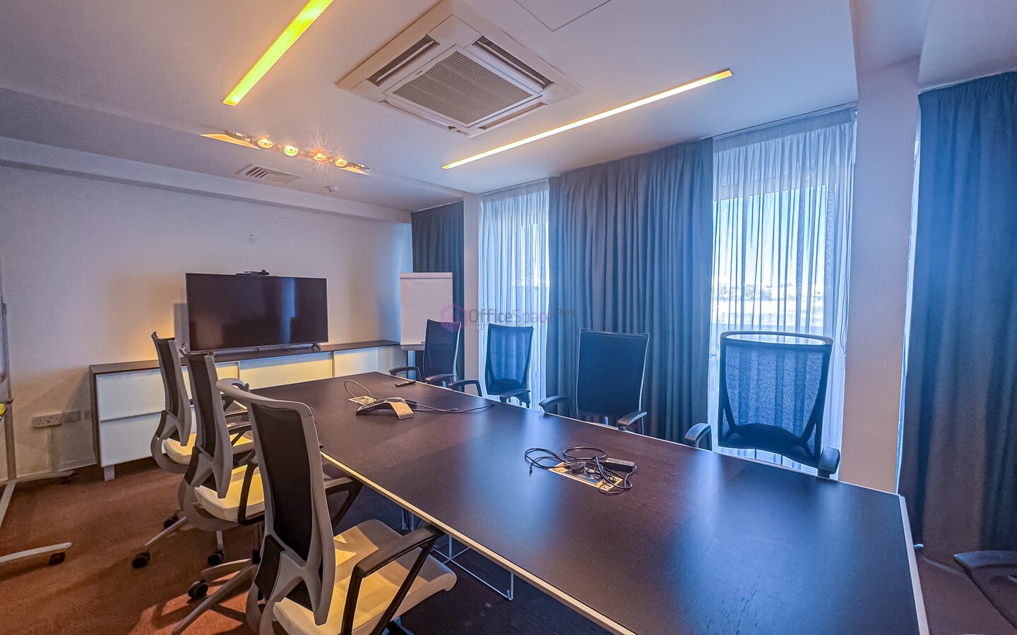 680sqm Penthouse Office in San Ġwann for 50-70 Desks