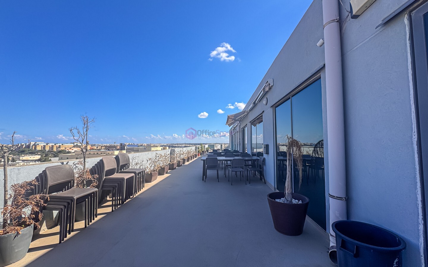 680sqm Penthouse Office in San Ġwann for 50-70 Desks