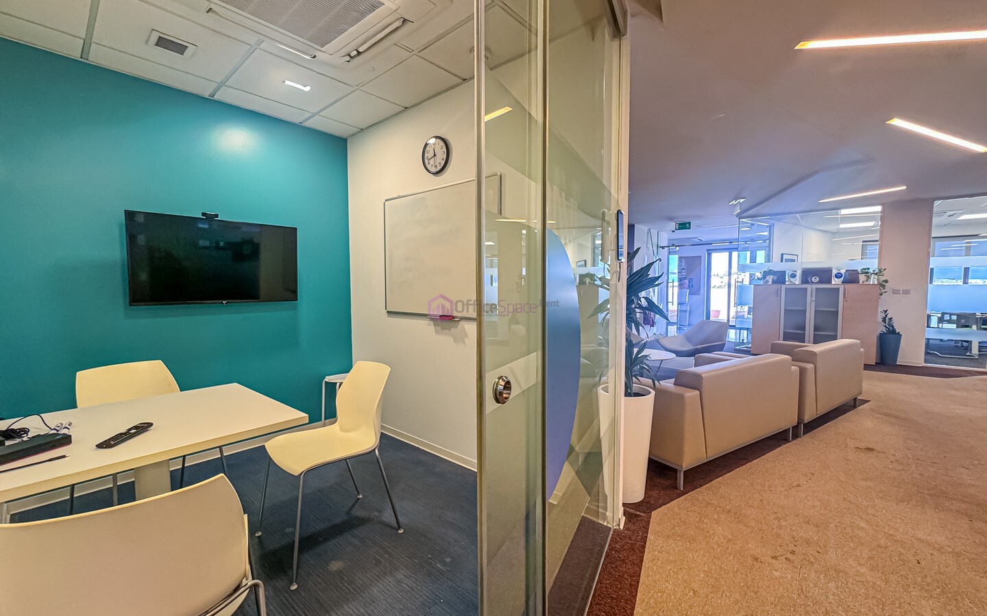 680sqm Penthouse Office in San Ġwann for 50-70 Desks