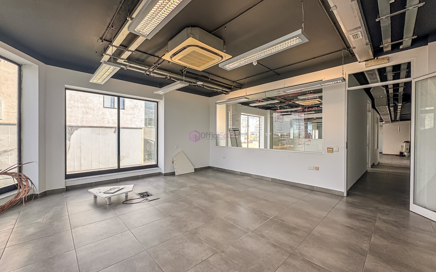 165sqm Office to Let in Luqa with Roof Access