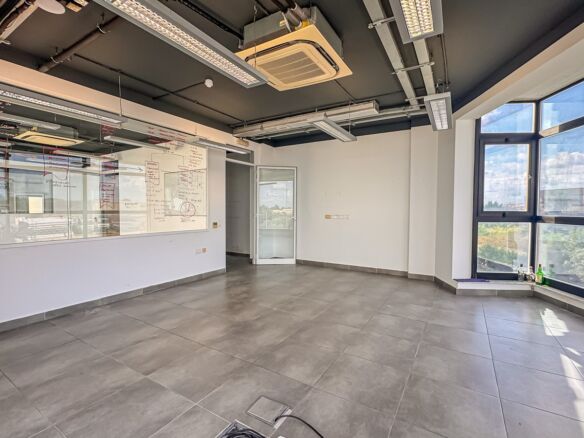 405sqm Commercial Building to Let in Luqa