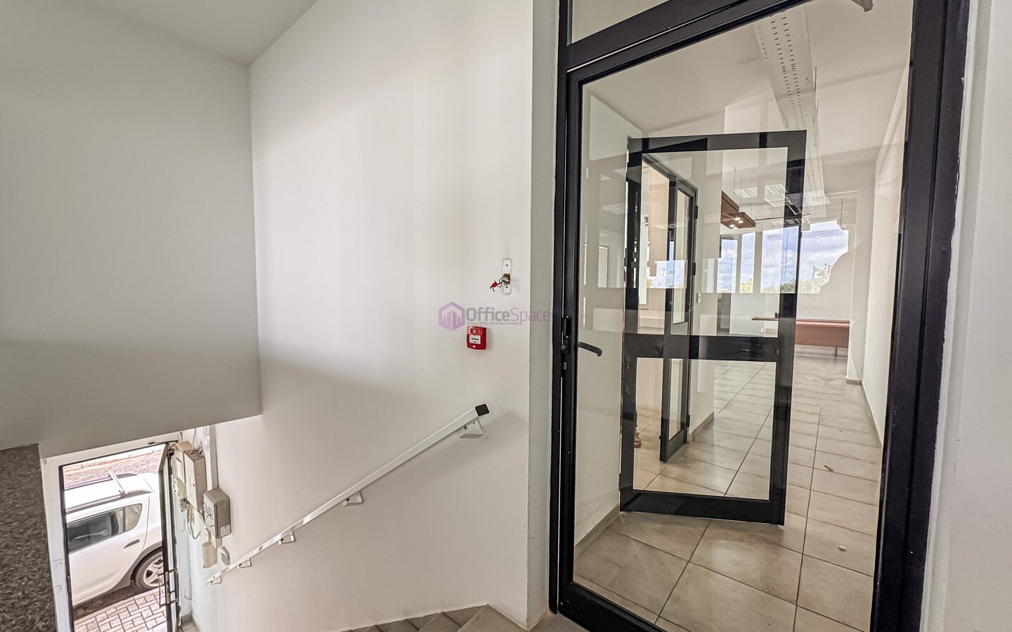 230sqm Showroom and Office Space to Let in Luqa