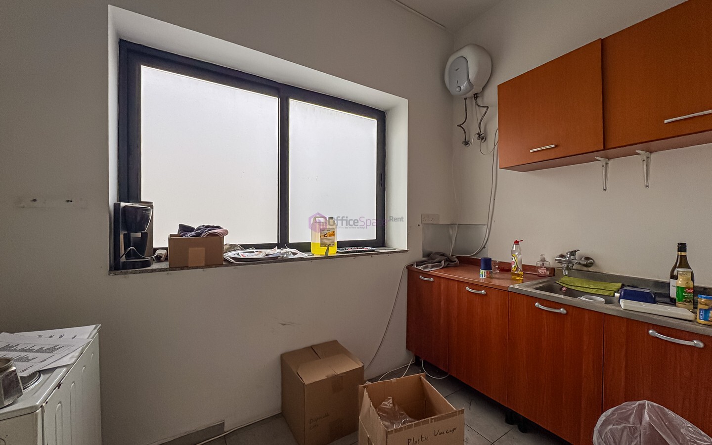 230sqm Showroom and Office Space to Let in Luqa