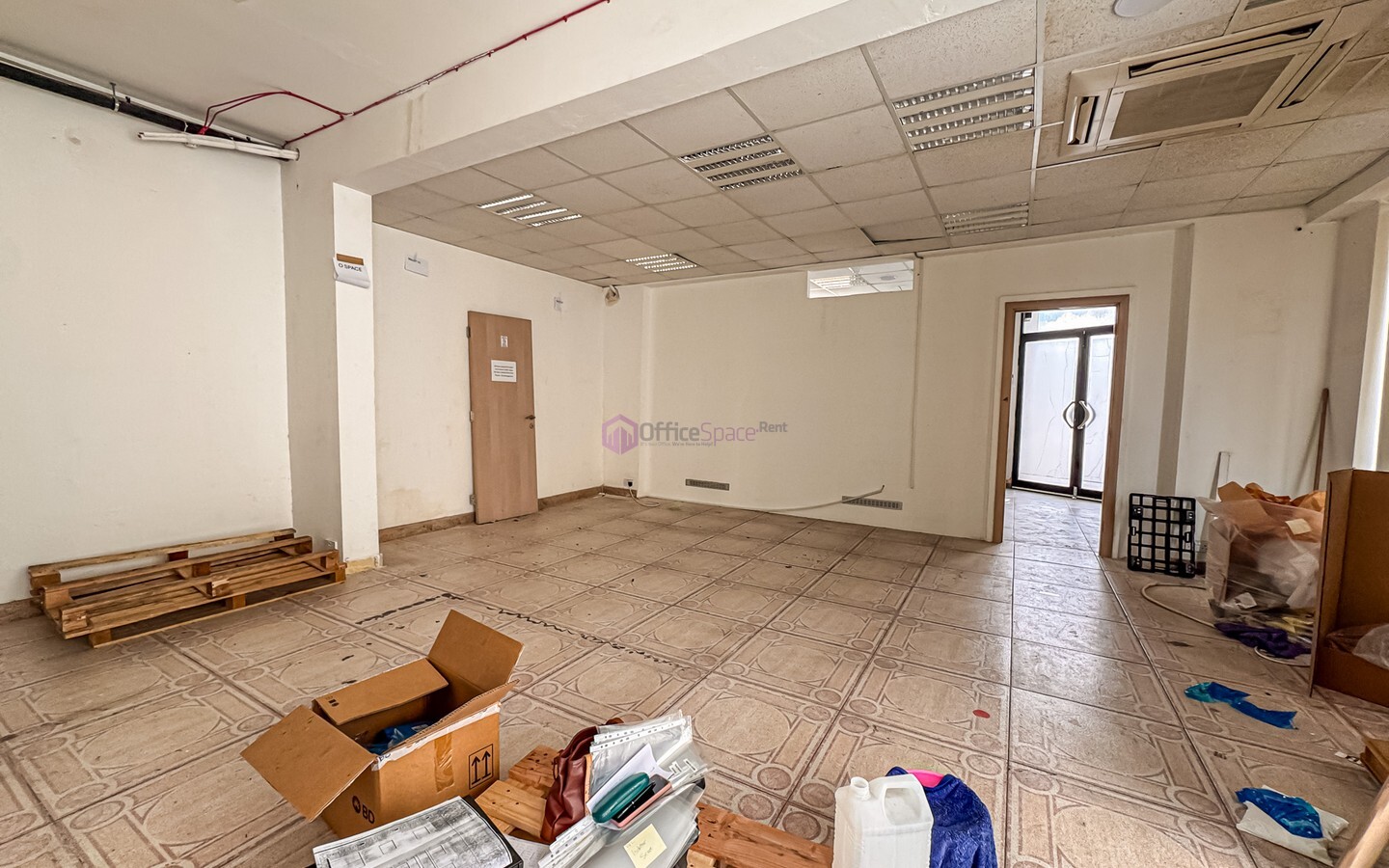 130sqm Showroom to Let in Luqa