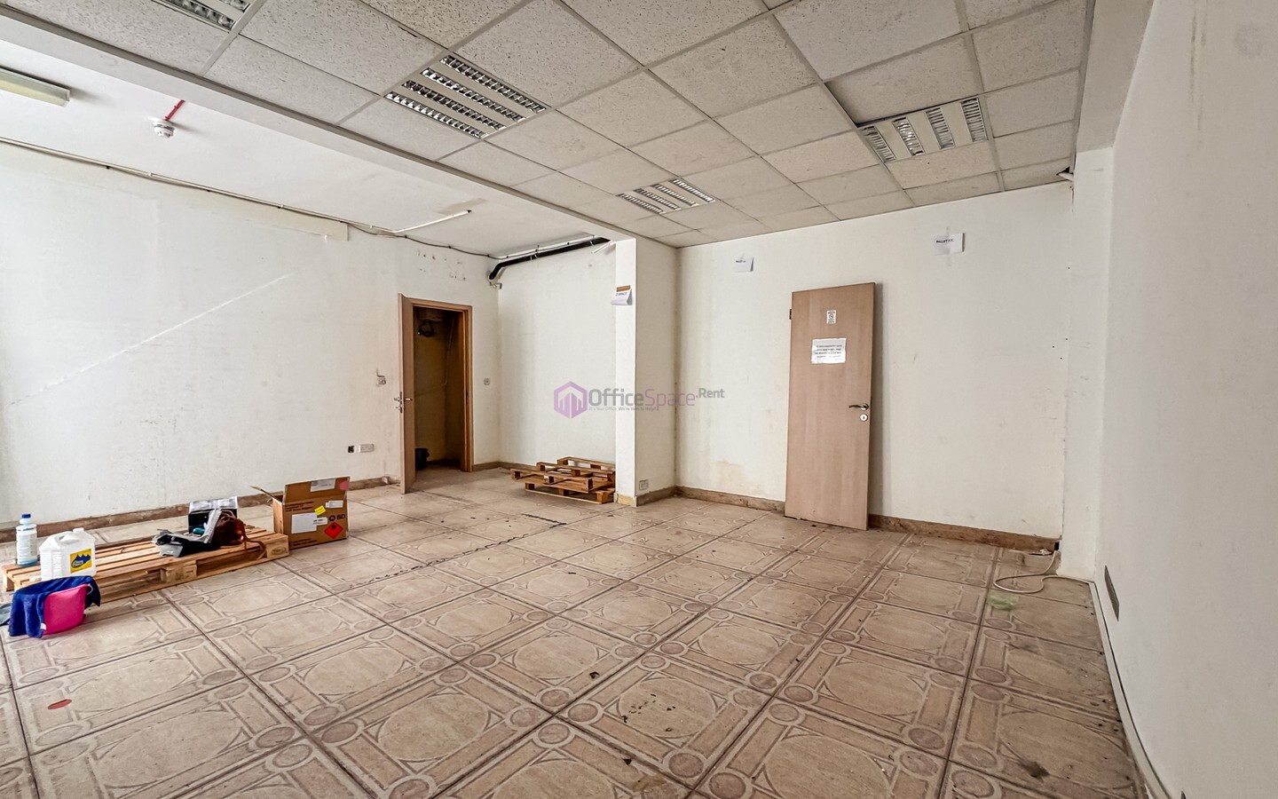 130sqm Showroom to Let in Luqa