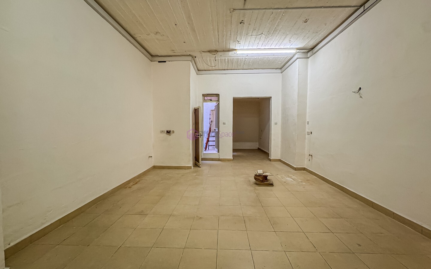 55sqm Shop or Office to Let in Gzira