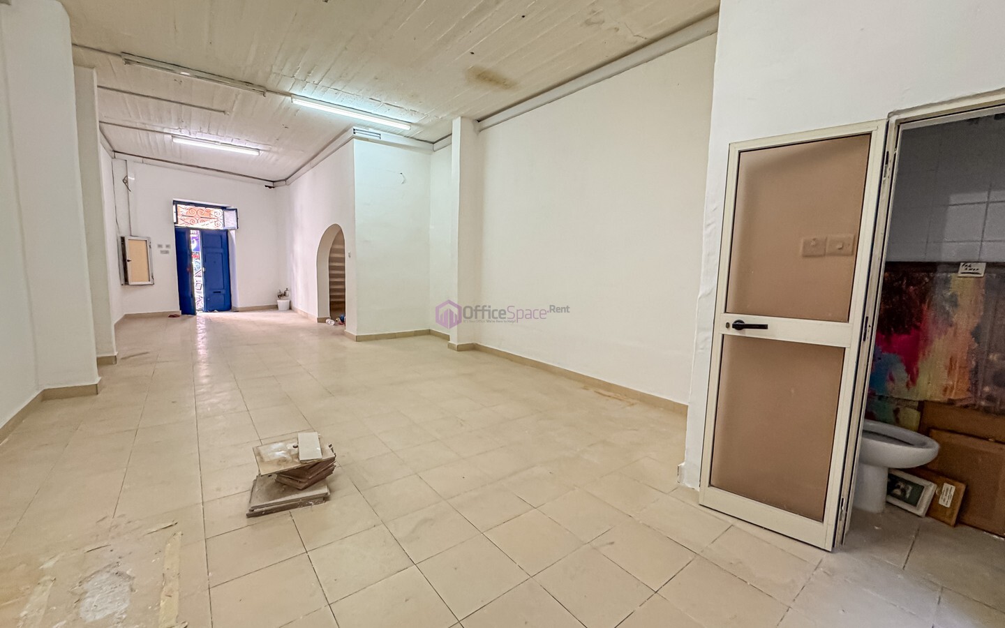 55sqm Shop or Office to Let in Gzira