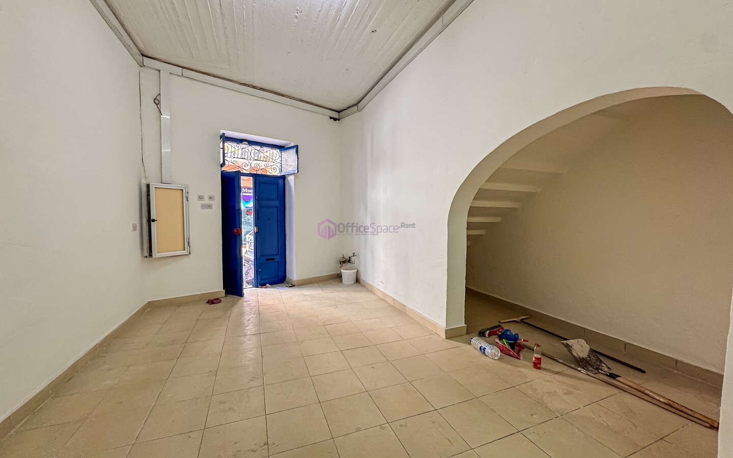 55sqm Shop or Office to Let in Gzira