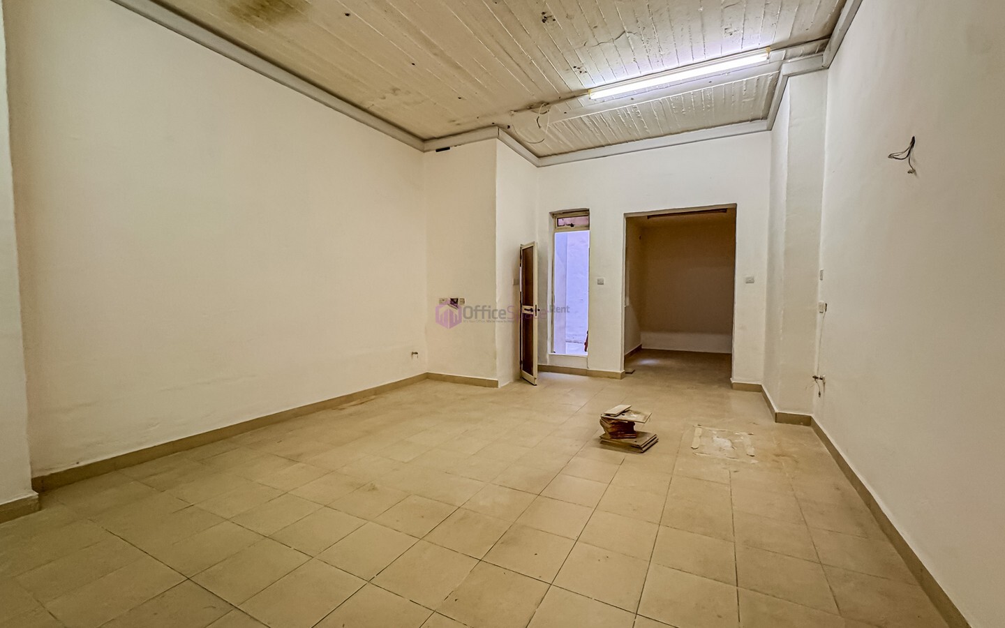 55sqm Shop or Office to Let in Gzira