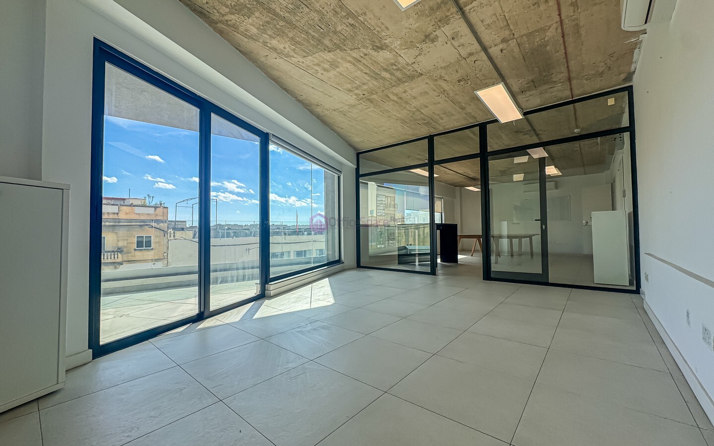 Office for 16 Desks in Central Business District Malta