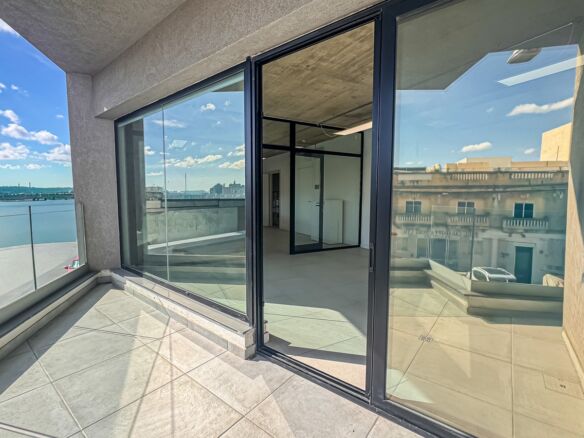 Office for 6 Desks in Malta