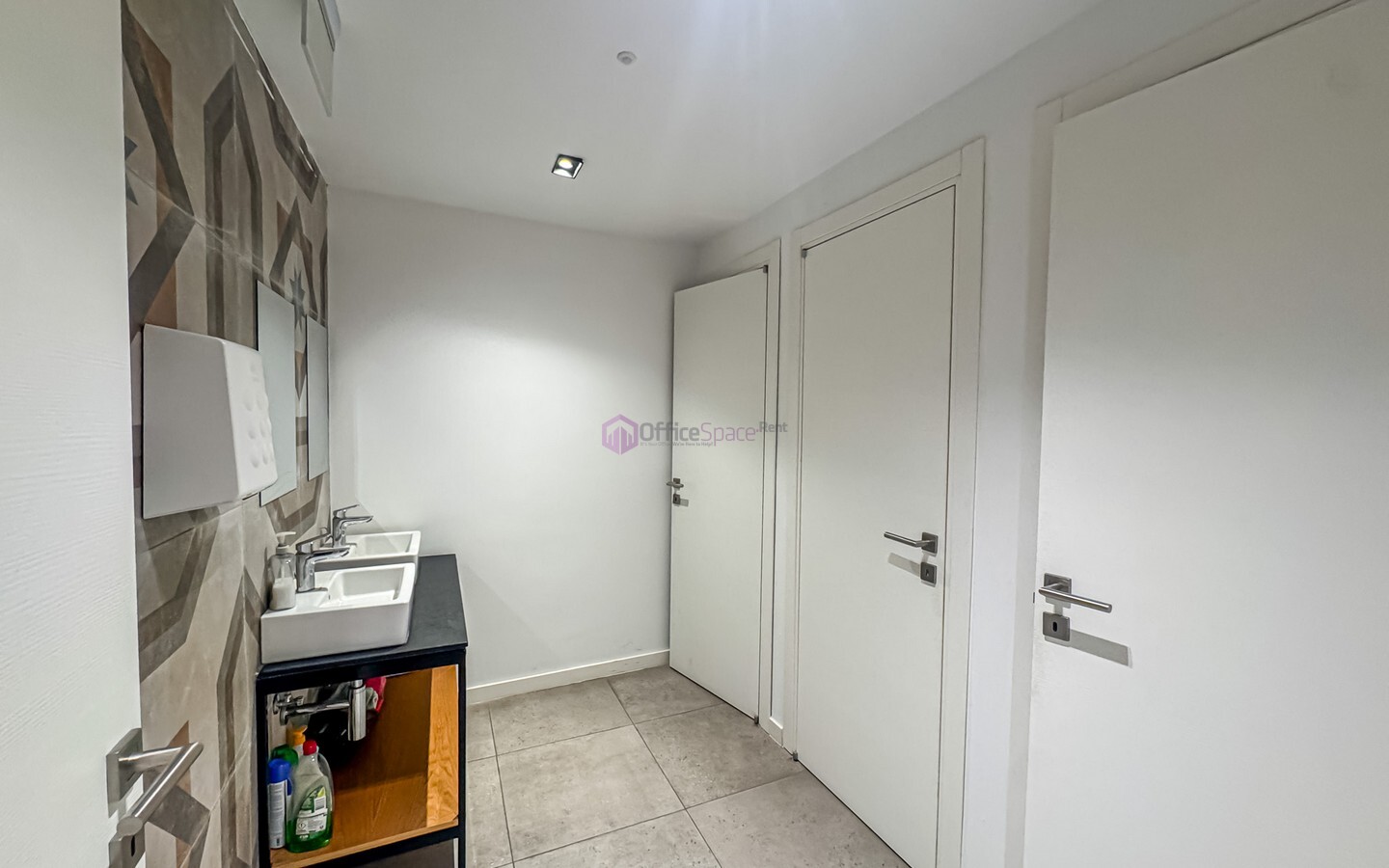 Office for 16 Desks in Central Business District Malta