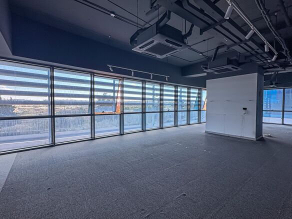 Office to Let in Mrieħel 120 Workstations