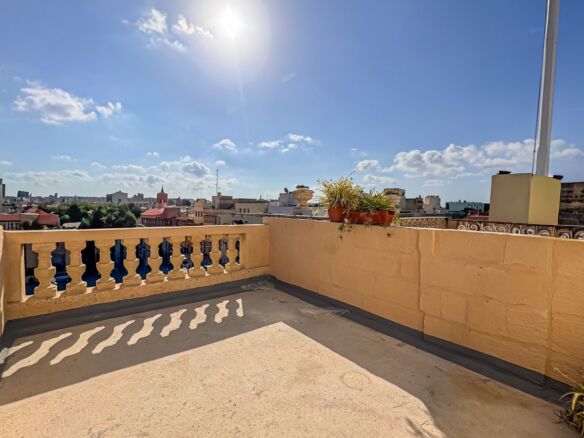 156sqm Office & Retail Property to Let in Paola