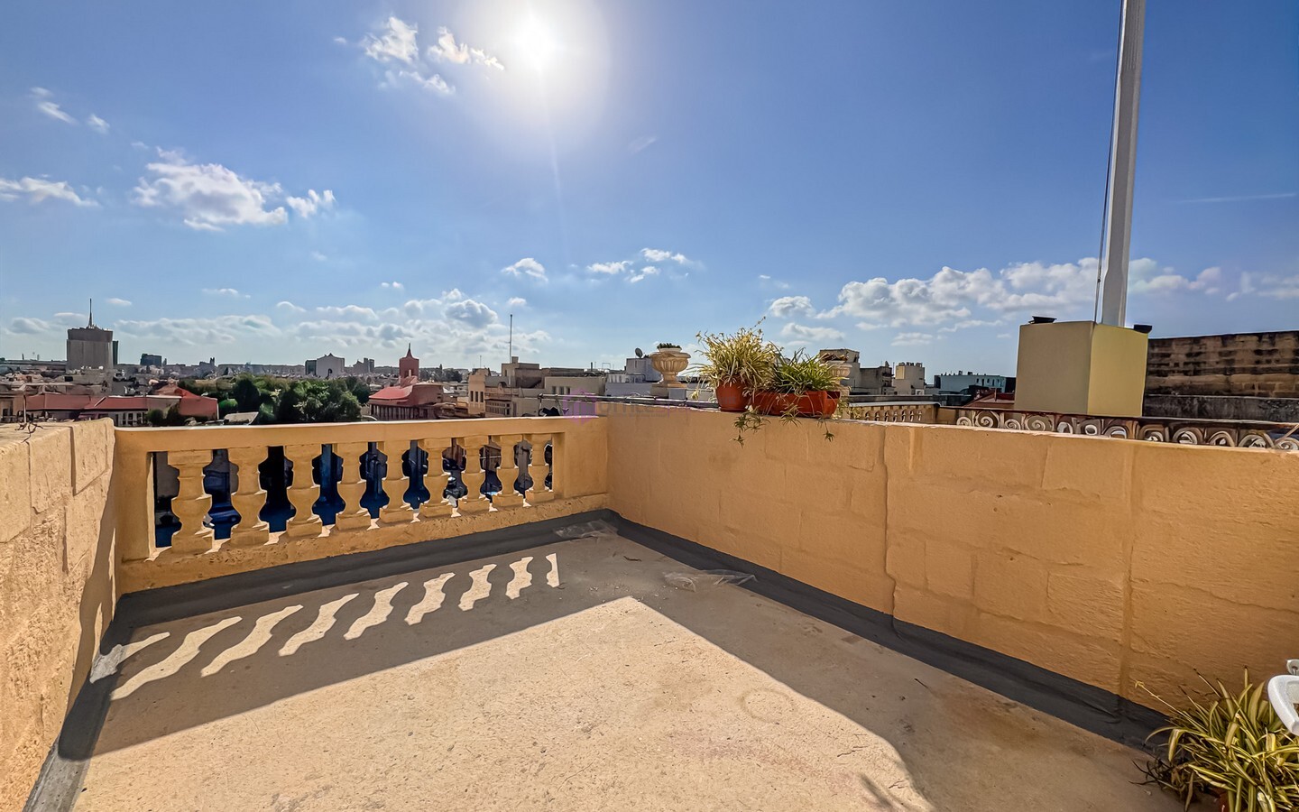 156sqm Office & Retail Property to Let in Paola 156sqm Office & Retail Property to Let in Paola