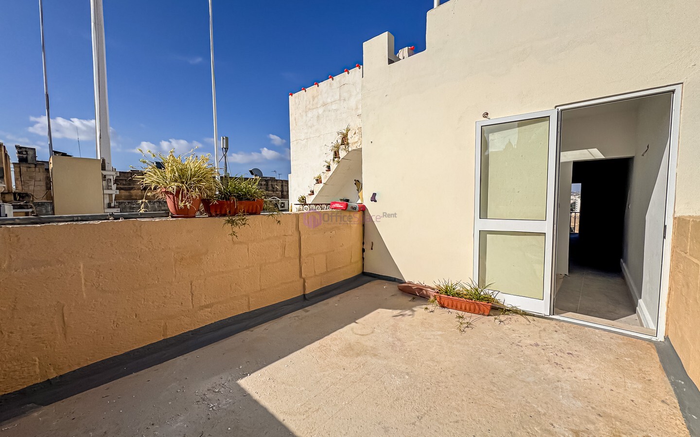 156sqm Office & Retail Property to Let in Paola