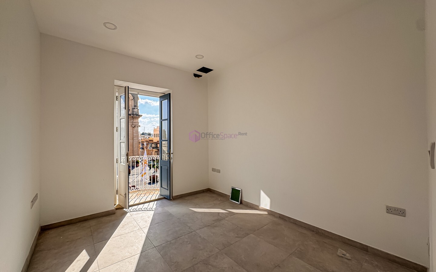 156sqm Office & Retail Property to Let in Paola