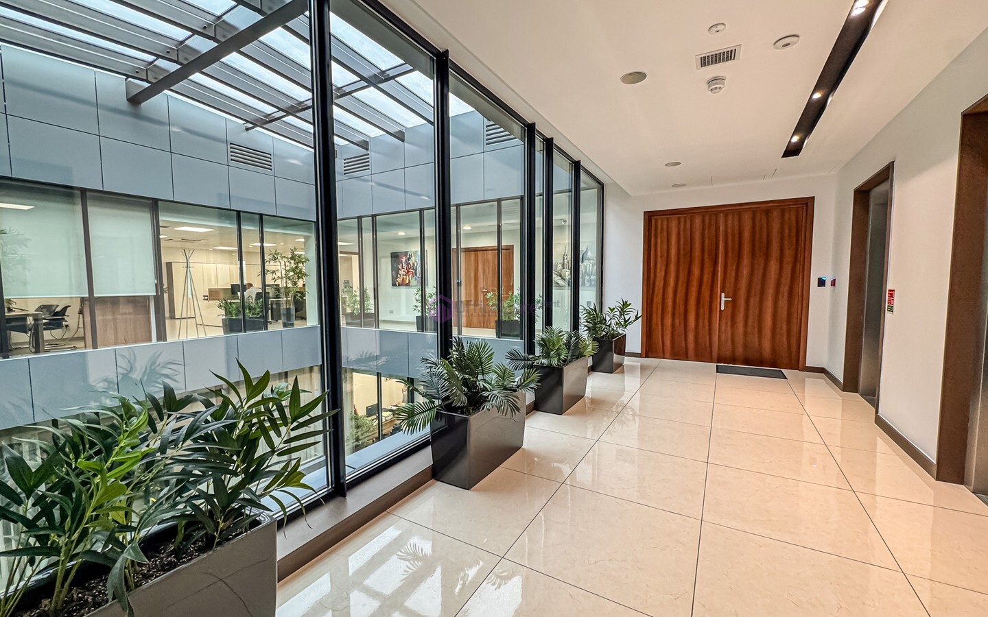 Spacious Penthouse Office To Let
