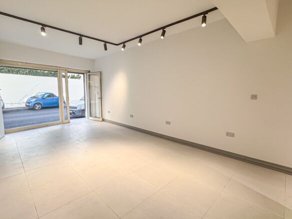 Small Office To Let in San Gwann