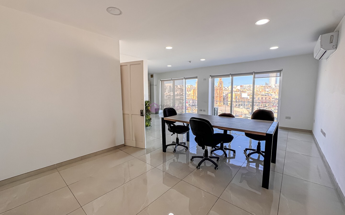 6 Desk Office in Malta