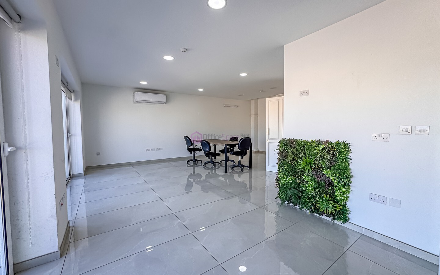 6 Desk Office in Malta