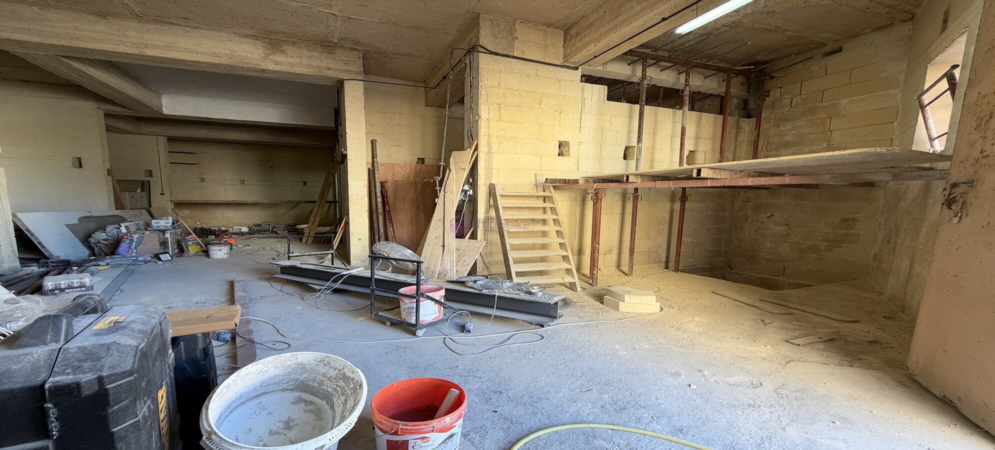 WareHouse To Let Paola