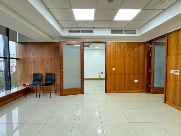 15 Workstations Office in Malta