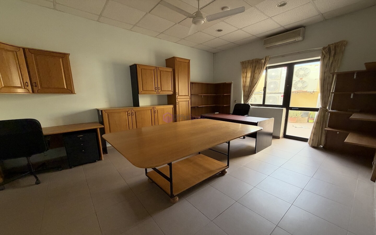 Commercial Floor To Rent Zabbar