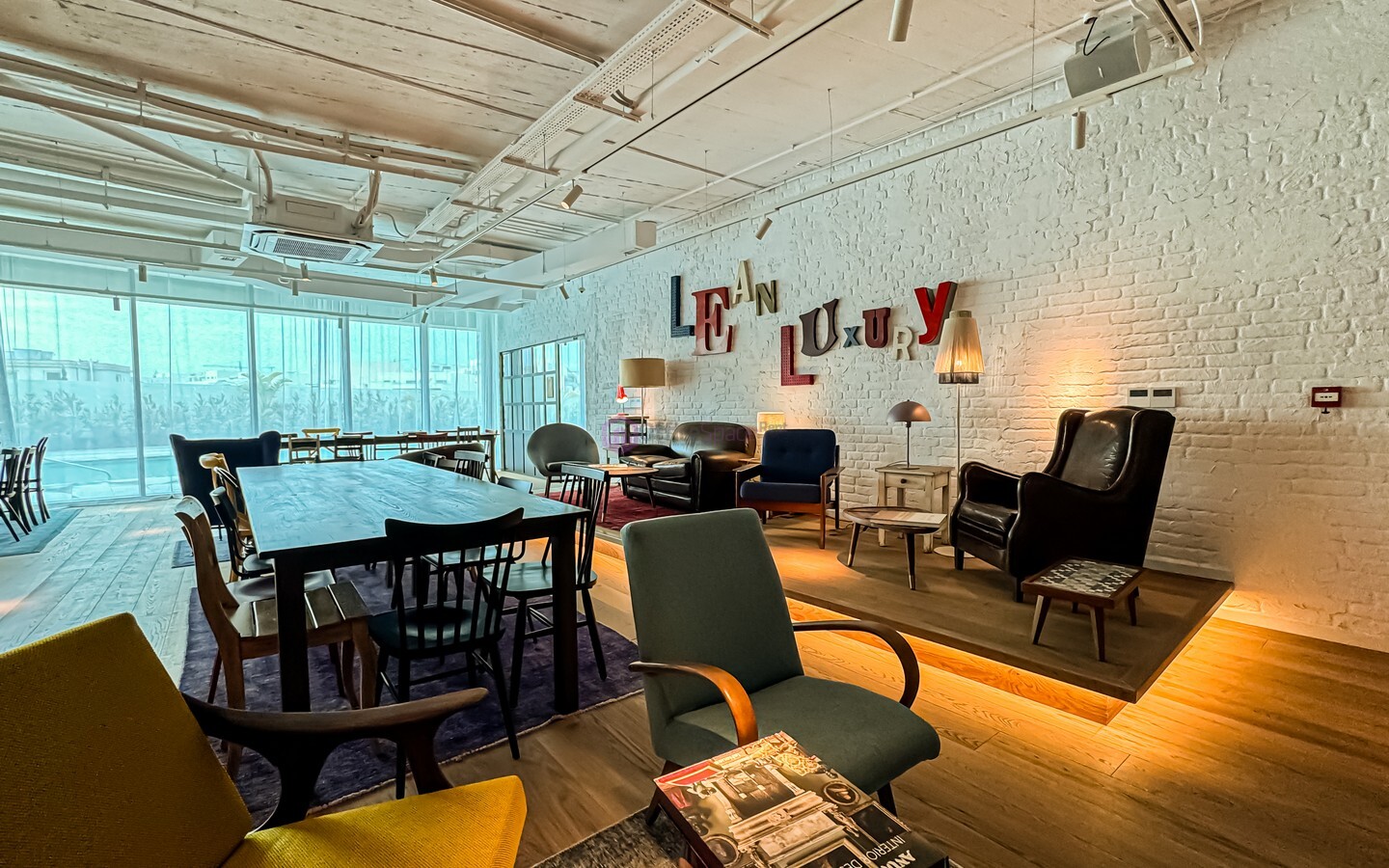 5 Desk Serviced Office