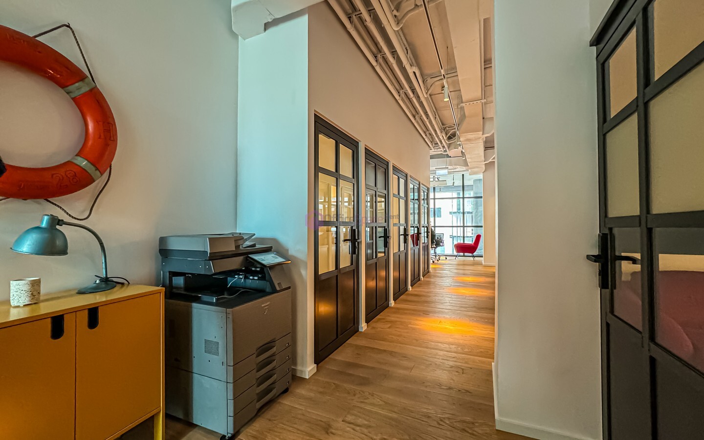 5 Desk Serviced Office