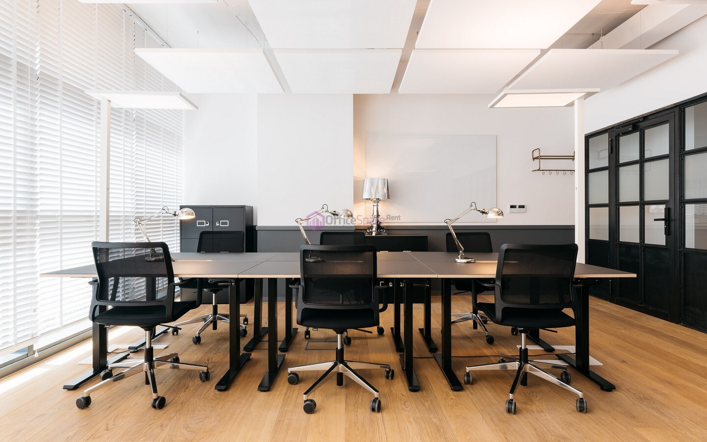 5 Desk Serviced Office