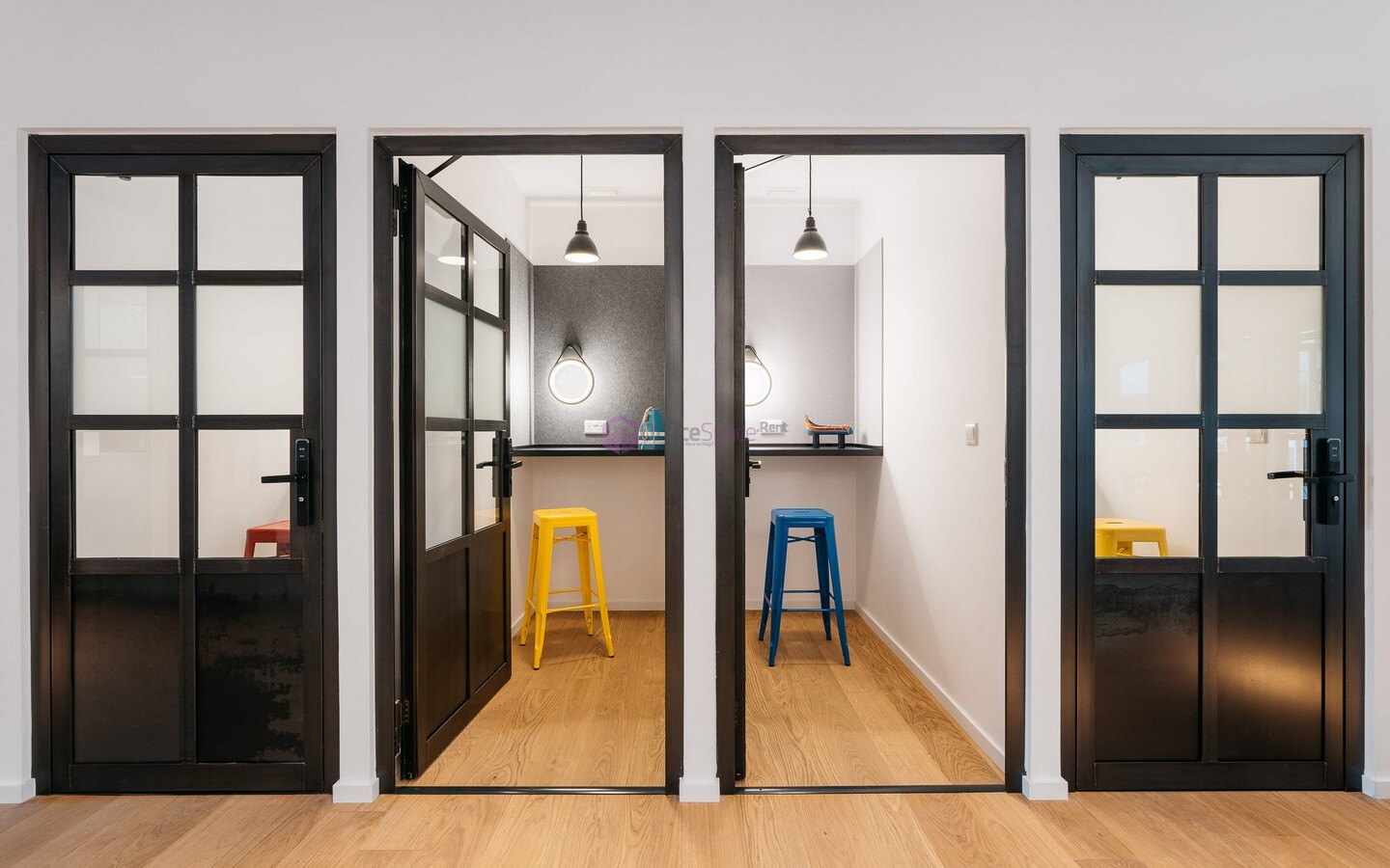 8 Desk Serviced Office