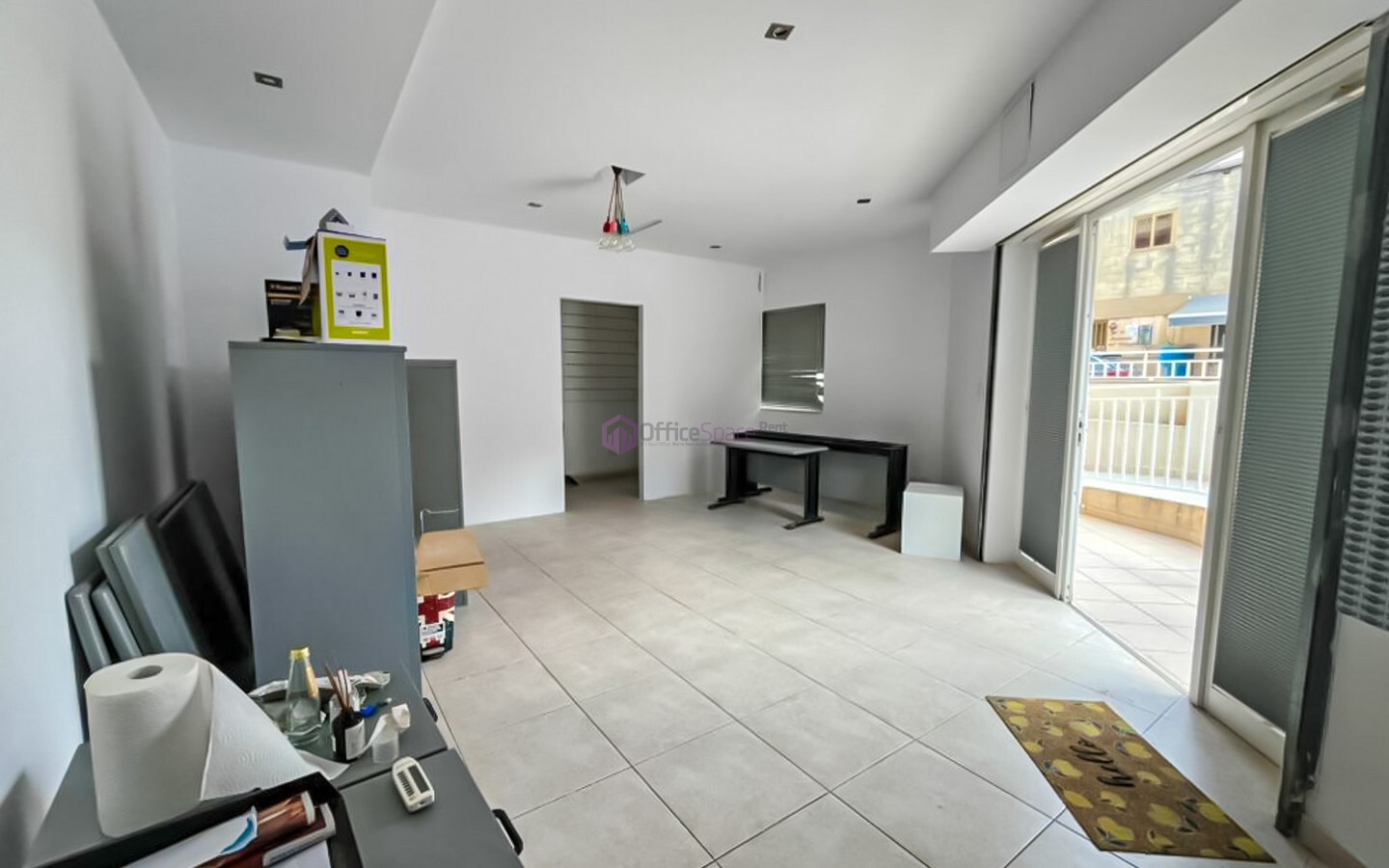 2-3 Desk Office Attard Rent