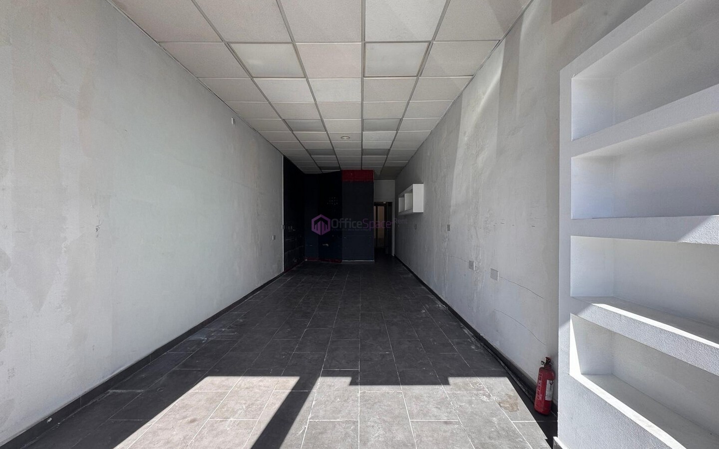4-5 Desk Office To Rent 4-5 Desk Office To Rent