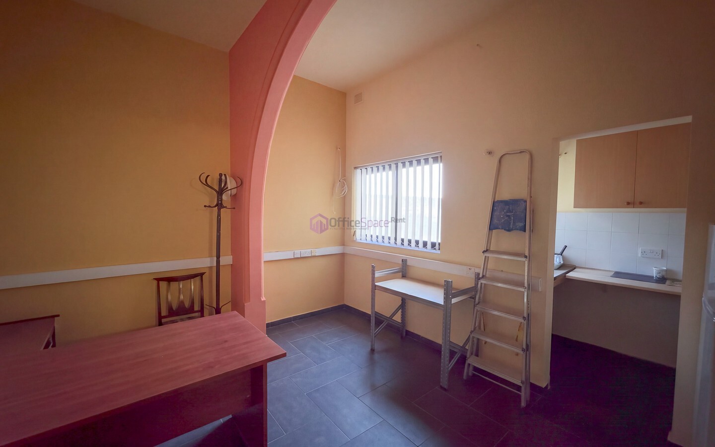 Commercial Space To Rent Mosta