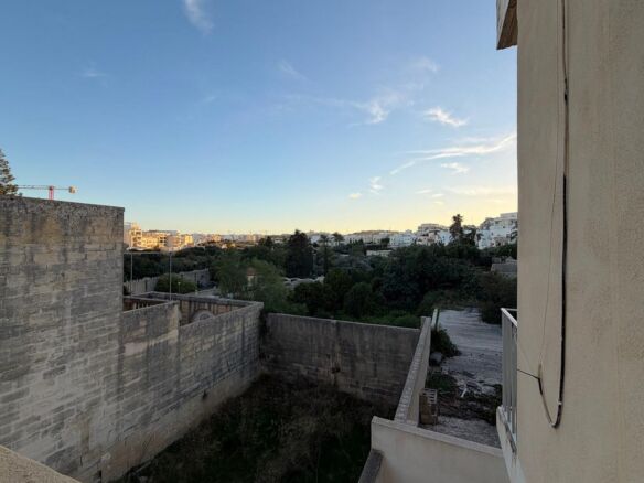 Commercial Space To Rent Mosta